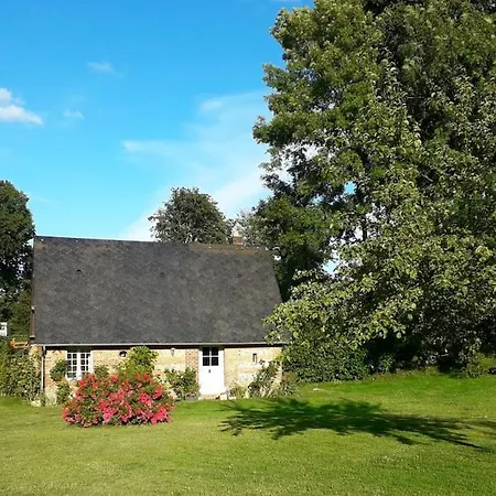 Petite Maison Et Grand Jardin Wifi A 20 Minutes * Royville