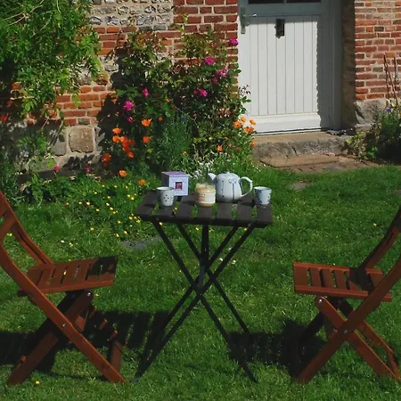 Petite Maison Et Grand Jardin Wifi A 20 Minutes